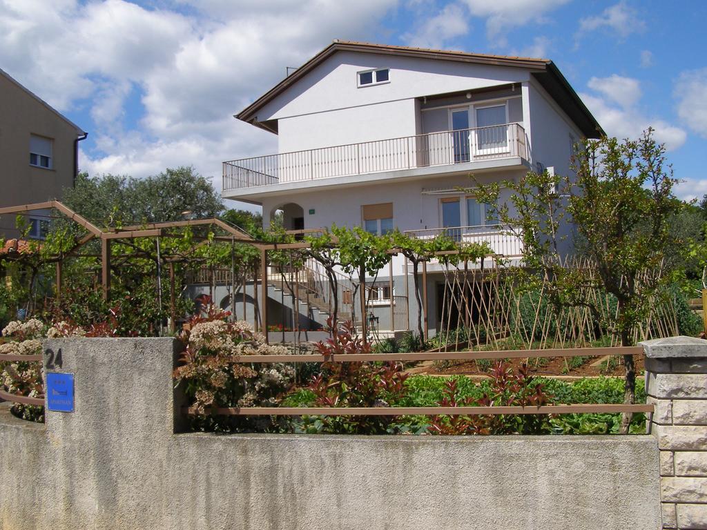 Apartment Vallelunga Pula Exterior photo